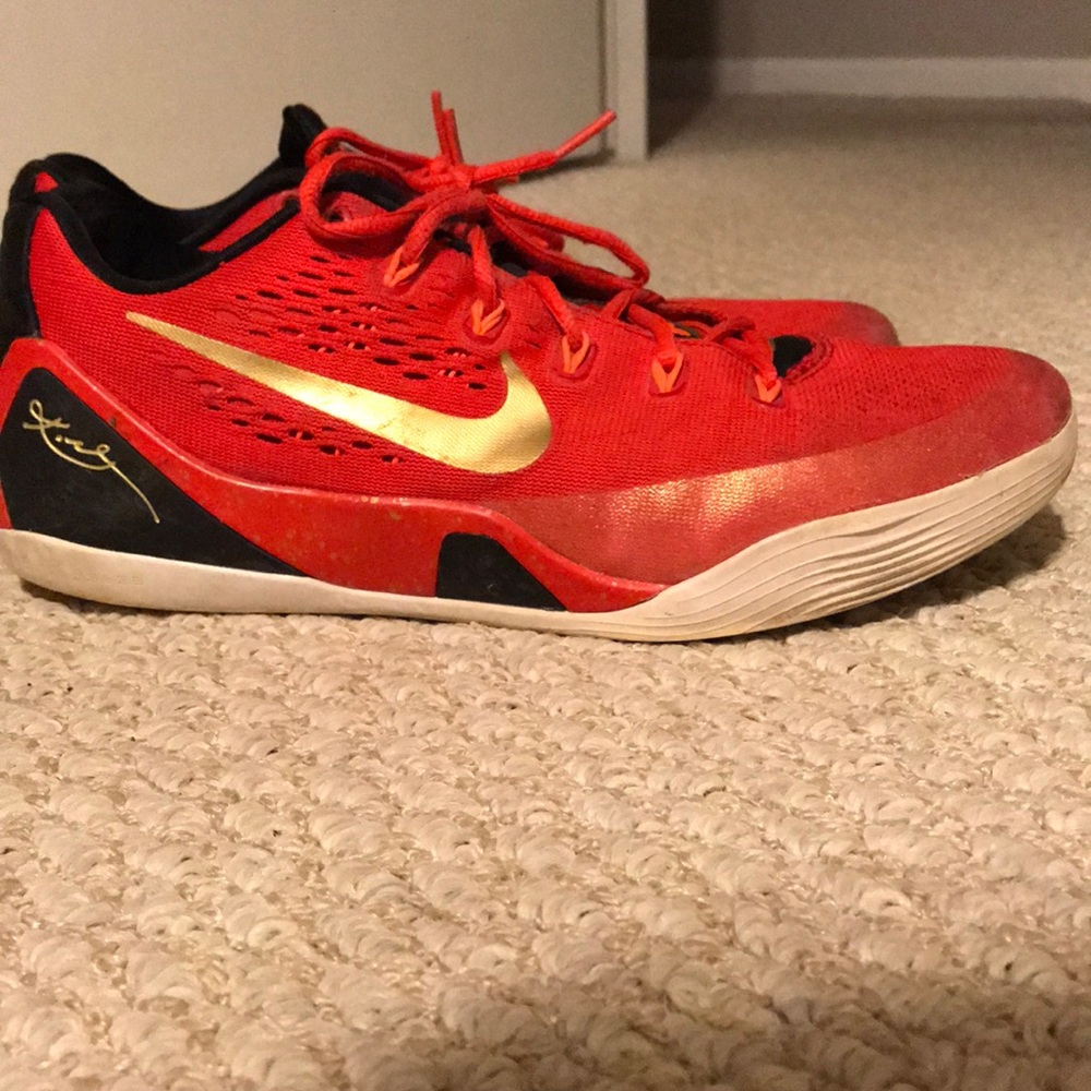 Kobe 9 “China town”